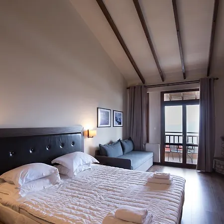 Nevros And Limni Plastira 4*