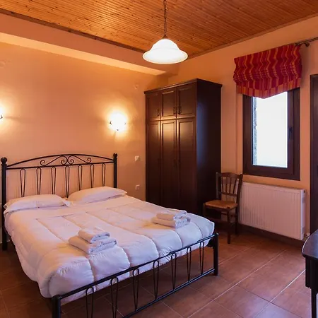 Nevros And Limni Plastira 4*