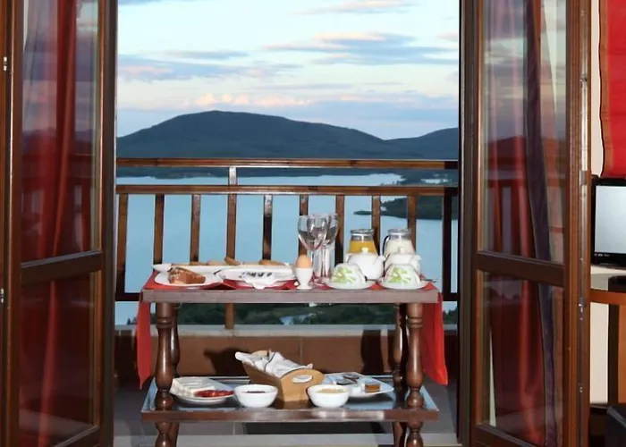 Nevros And Limni Plastira Hotel