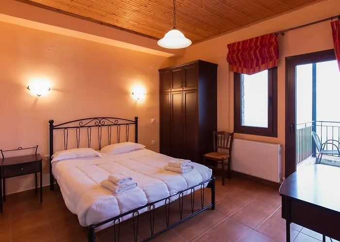 Nevros And Limni Plastira 4*