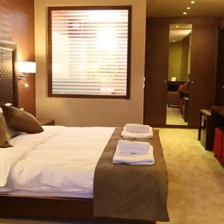 Nevros And Limni Plastira Hotel 4*