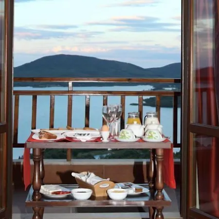 Nevros And Limni Plastira Hotel