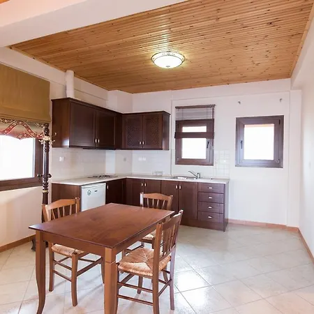 Nevros And Limni Plastira Hotel