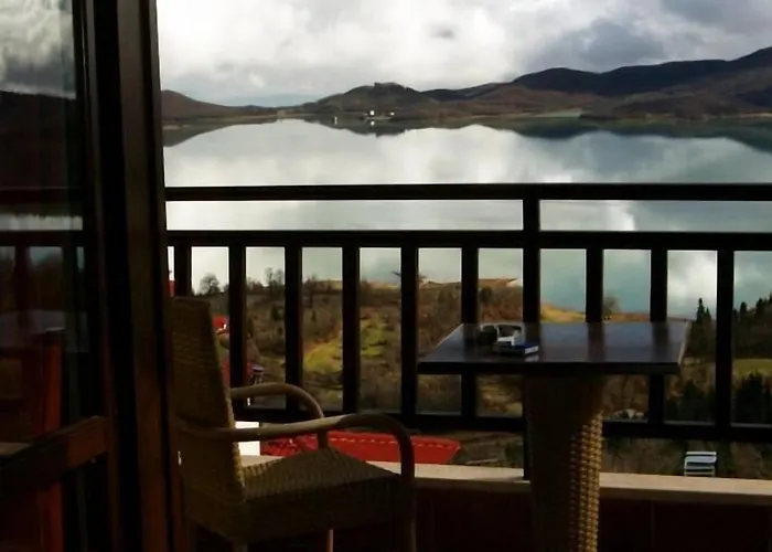 Nevros And Limni Plastira Szálloda Neohóri