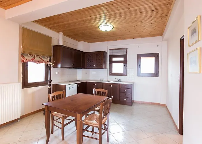 Nevros And Limni Plastira Szálloda